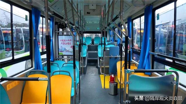末班车_末班车后,在胶囊旅馆,向上司传递微热的夜晚句子