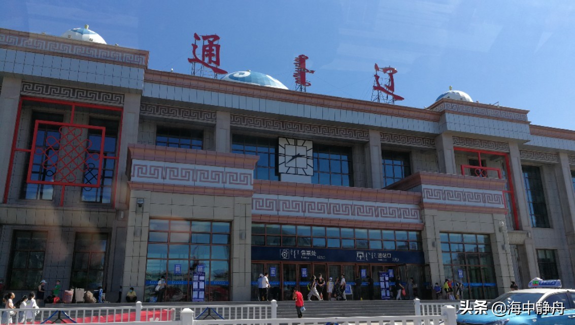 秋天的第一杯奶茶是什么含义_女生送男生秋天的第一杯奶茶是什么含义